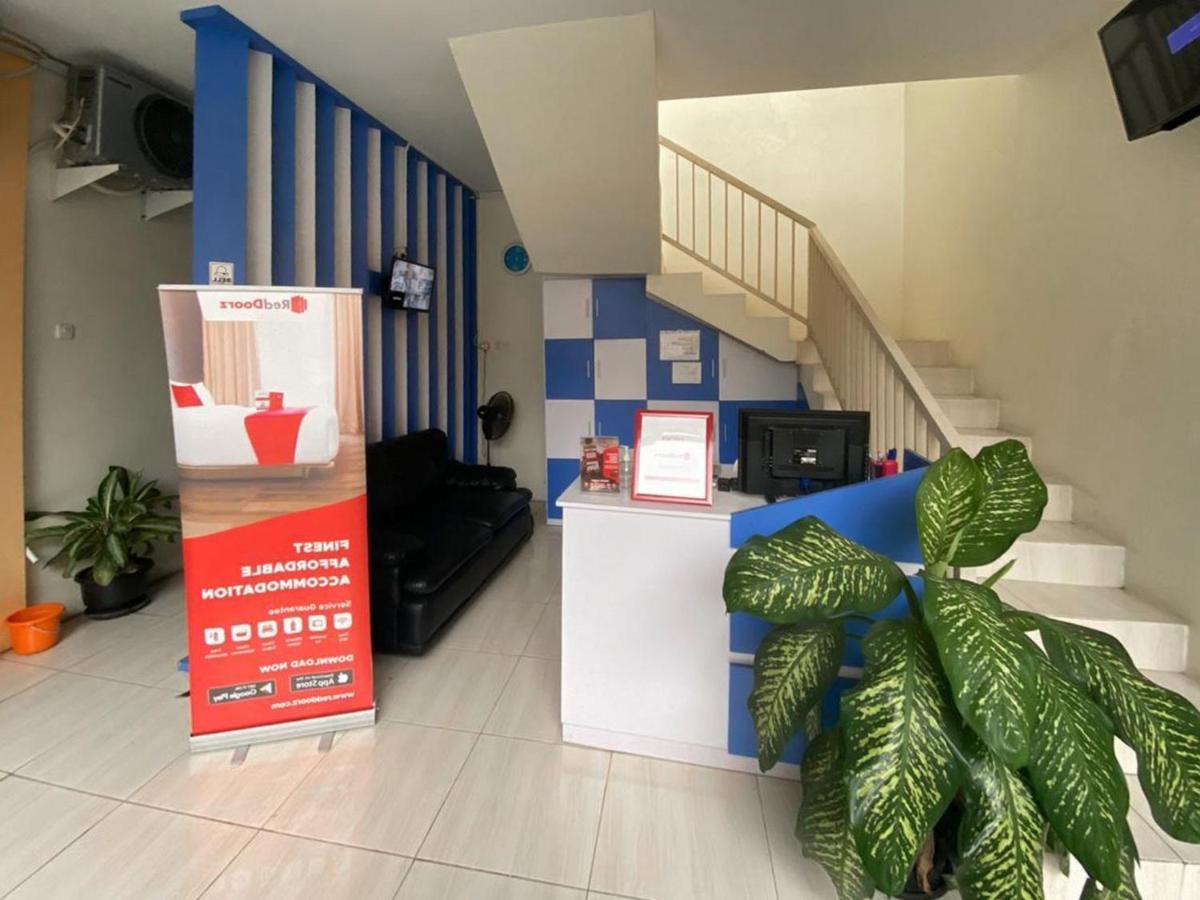 Hotel Reddoorz Syariah @ Pahlawan Sidoarjo Exteriér fotografie