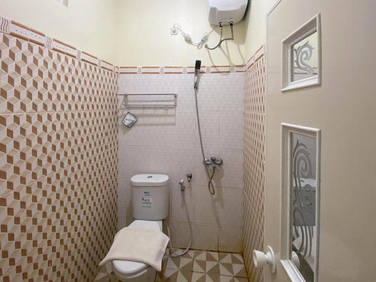Hotel Reddoorz Syariah @ Pahlawan Sidoarjo Exteriér fotografie
